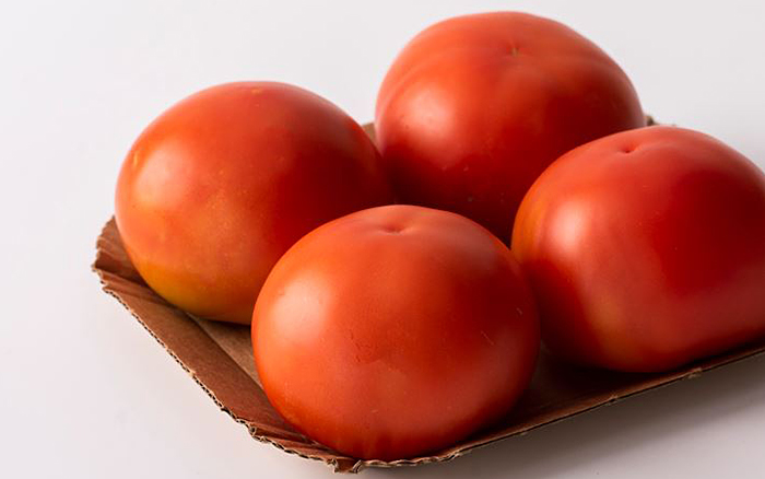 Tomatoes in pack [photo]